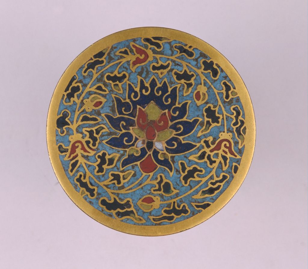 图片[2]-Xuande type chiseled embryo enamel lotus pattern box-China Archive